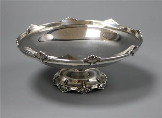 A George V silver tazza, Walker & Hall, Sheffield, 1927, 5.5 oz.